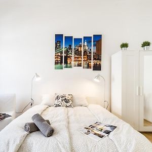 Kleine Kamer met Twee Aparte Bedden